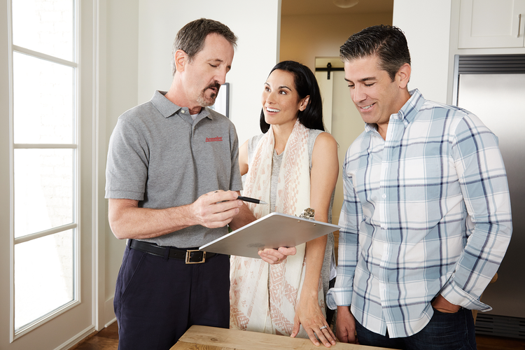 dealer-talking-to-homeowners